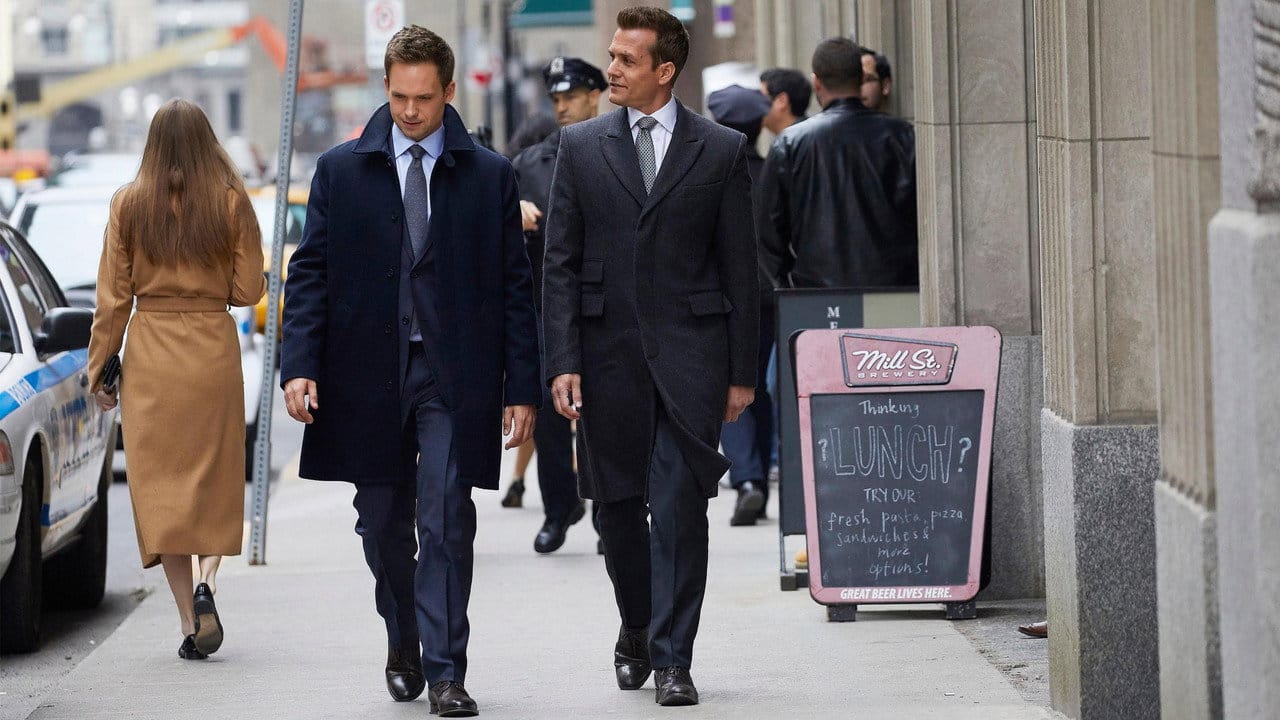 W garniturach {se_code} na eKino